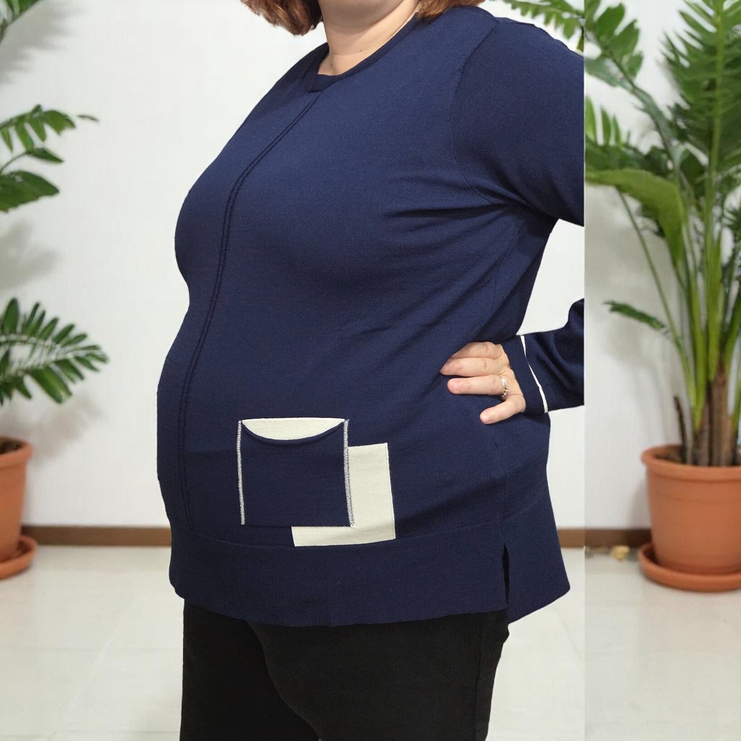 3887-B - MAGLIA A MANICHE LUNGHE CON TASCA DAVANTI