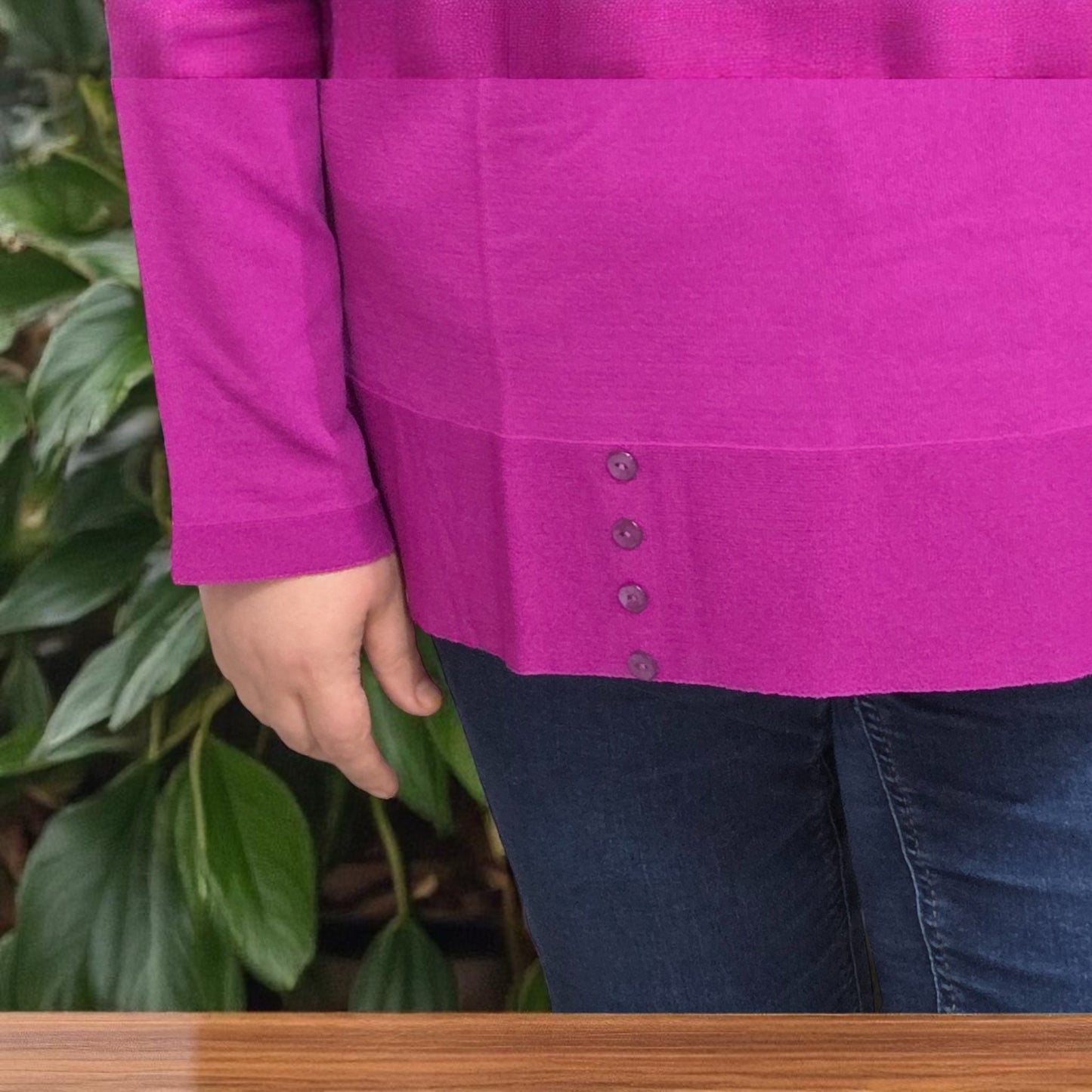 3883 - MAGLIA MANICHE LUNGHE CON BOTTONI IN BASSO